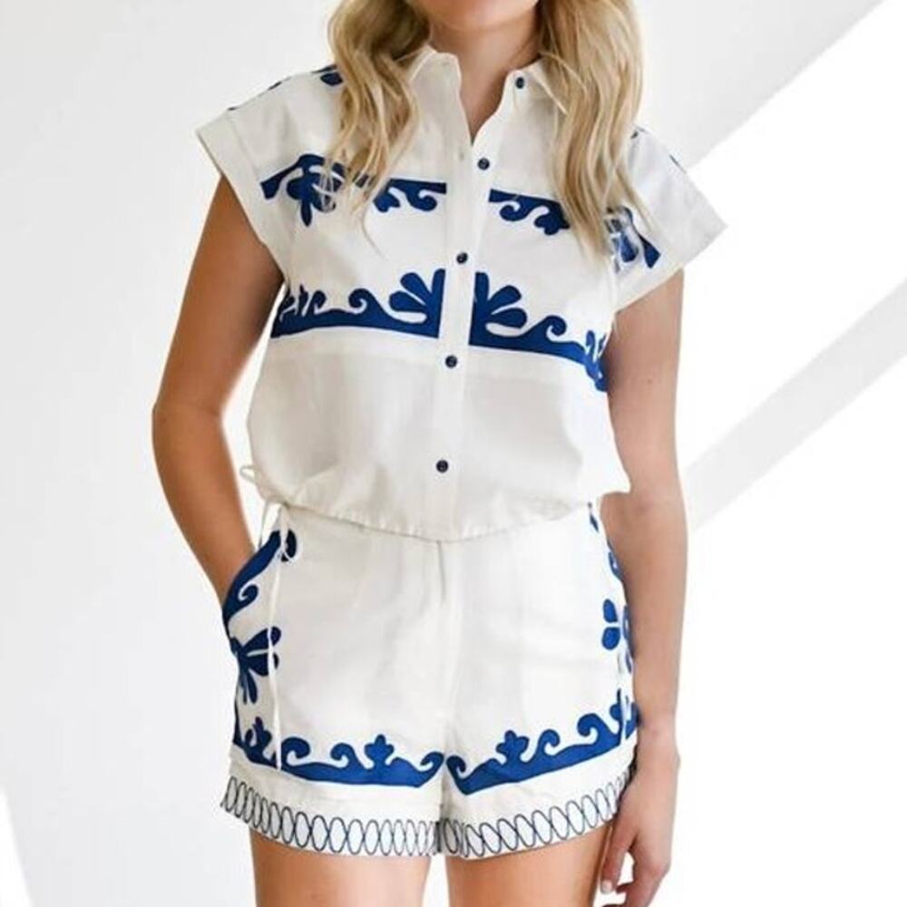Never A wallflower White Linen Coral Shorts	White & Navy XS NWT Coastal Chic